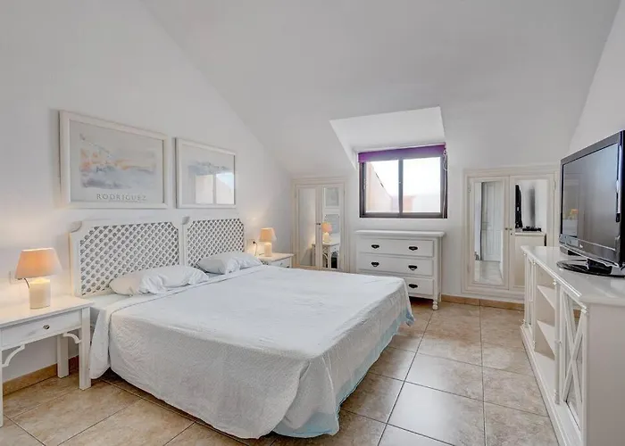 Royal Garden - 2 Bedroom Apartmán *